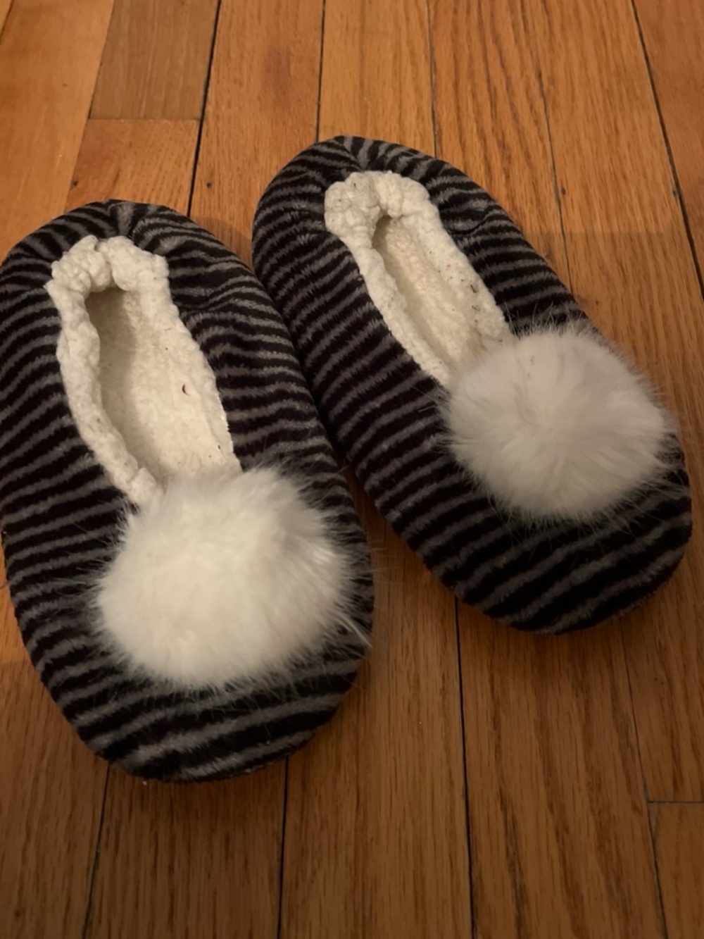 Source Unknown Black & White Striped Pom-Pom Women's Slippers